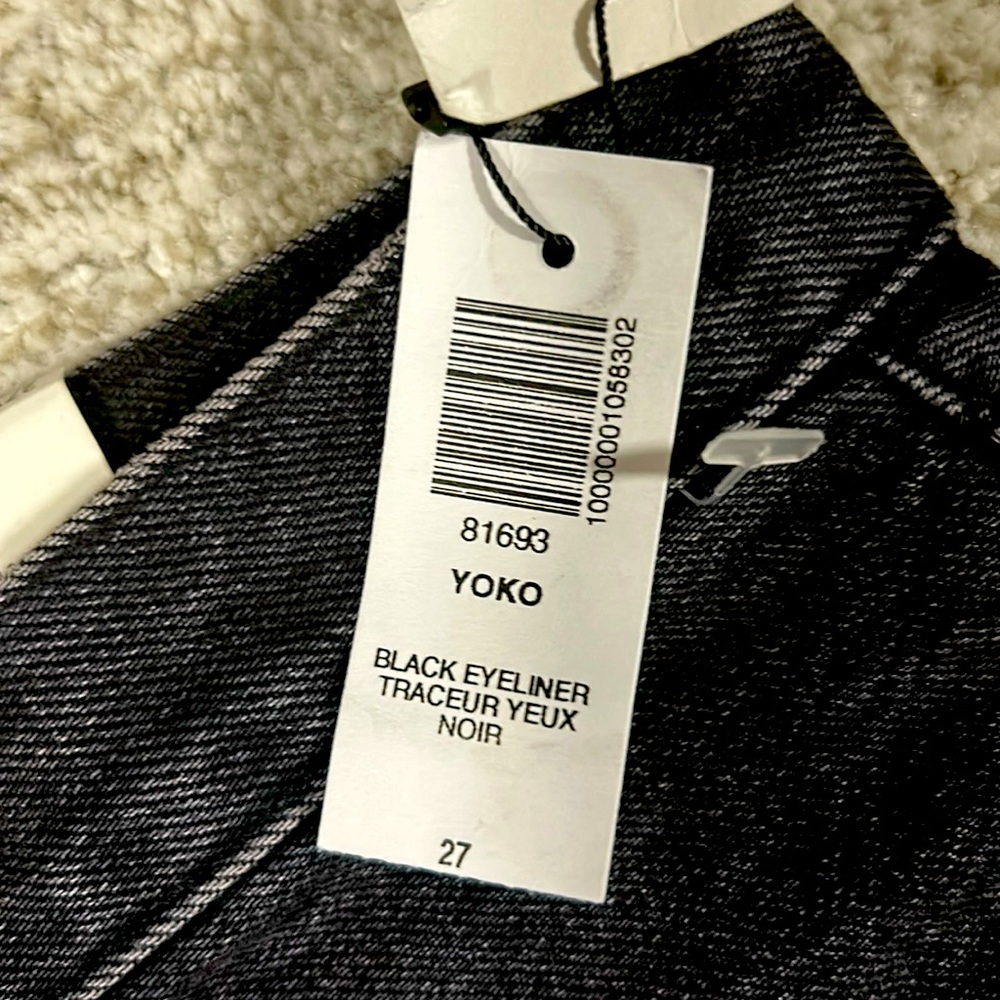 Aritzia Denim Forum The Yoko Short Black Denim Short Size 27